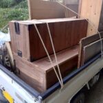 トラックに積まれた家具