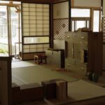 片付け中の和室